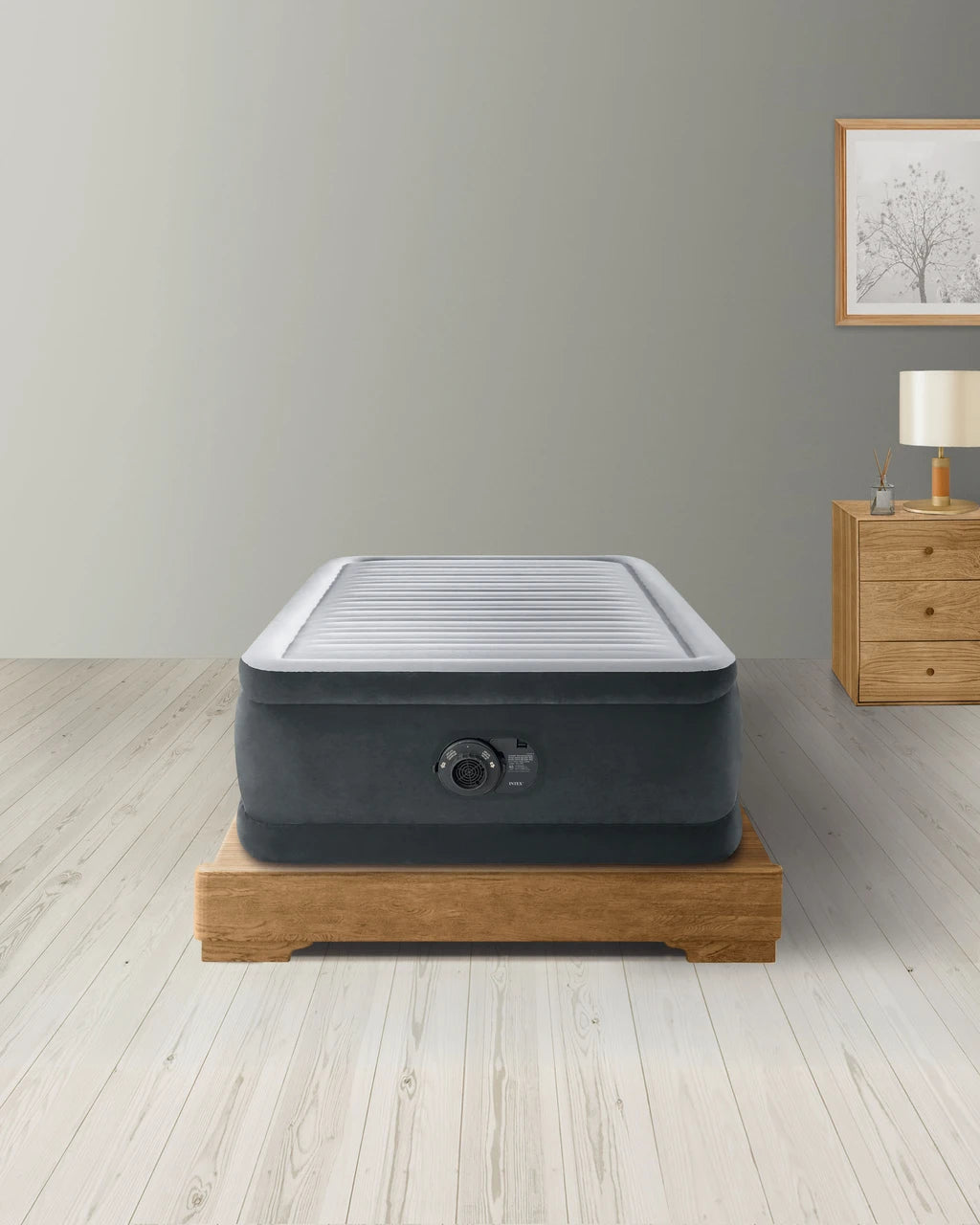 Dura-Beam® Deluxe Comfort-Plush Air Mattress 18" Twin with Built-In Electric Pump